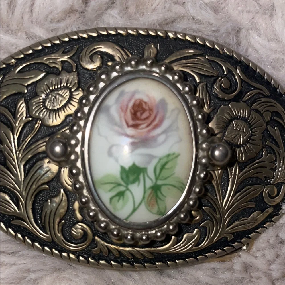 Vintage Gold Floral Buckle with Rose Design